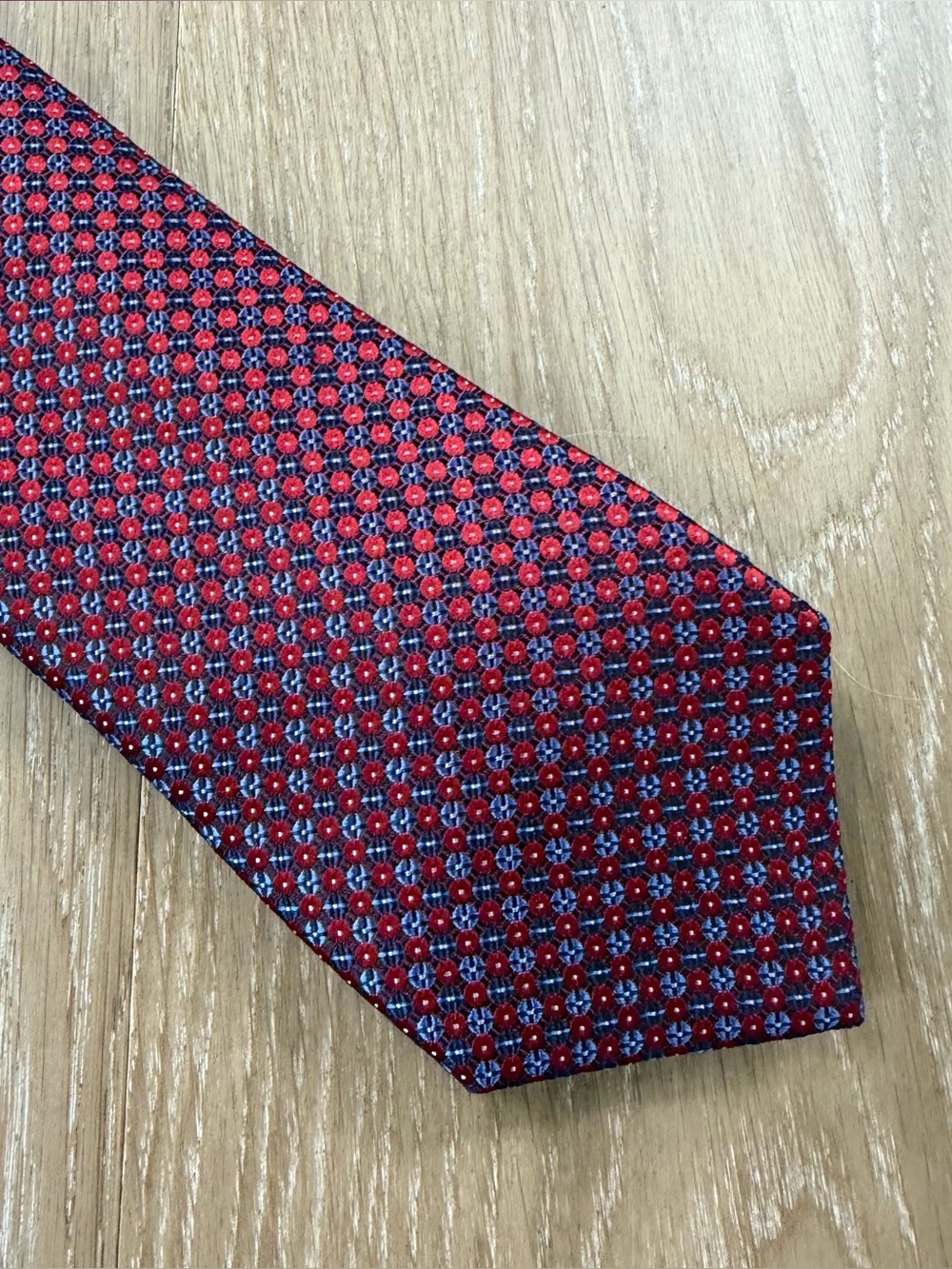 NWT Pronto Uomo JoS. A. Bank Silk Tie Red Blue Geometric Necktie
